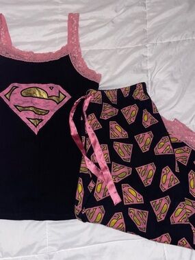 DC Comics Women's Black & Pink Supergirl Logo Pajama Set